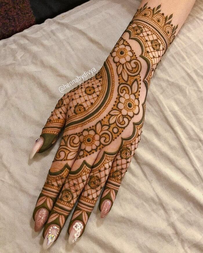 Famous mehandi artist Greater Noida NCR