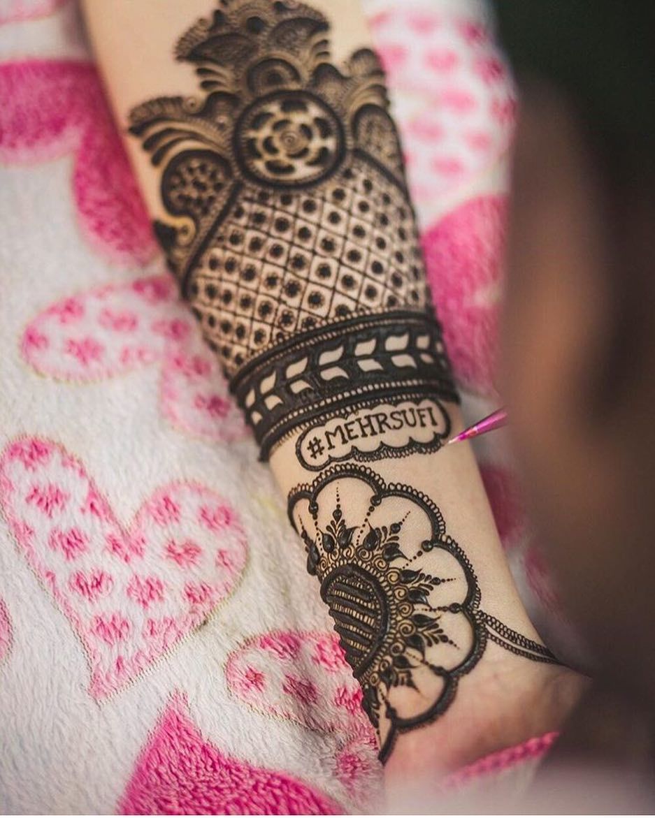 Famous mehandi artist Greater Noida NCR